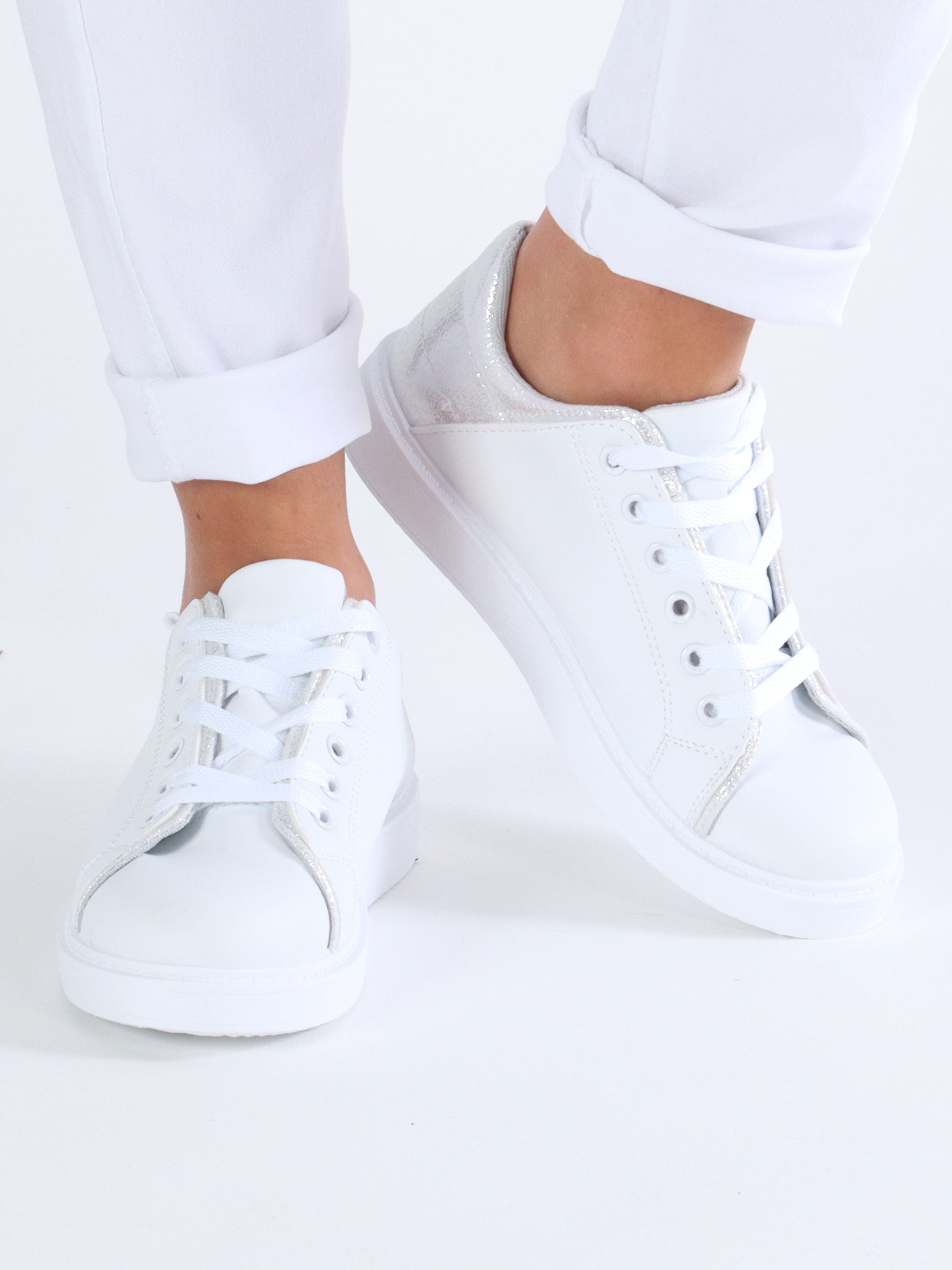Lauren - Hvide sneakers med farvede detaljer